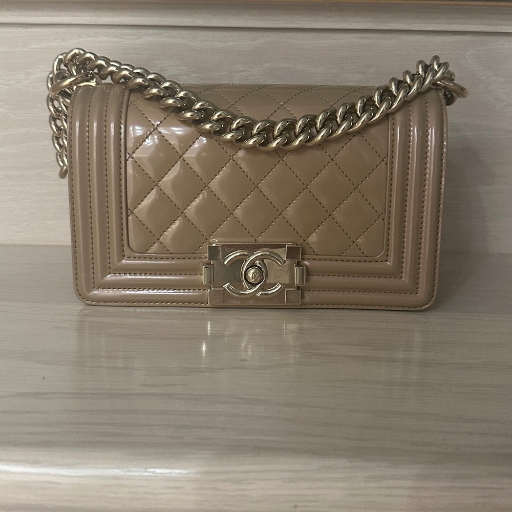 Chanel boy bag Beige Quilted Patent Leather